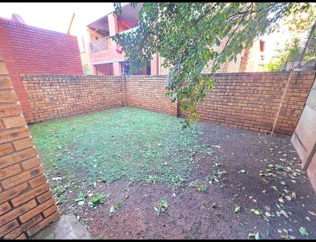 2 BEDROOM PROPERTY TO RENT IN GOLF PARK